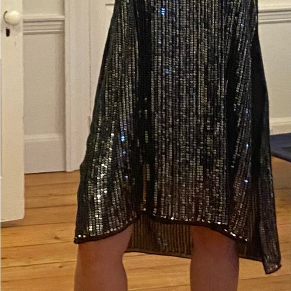 Gorgeous size L Verty sequin dress. - Picture 6 of 6